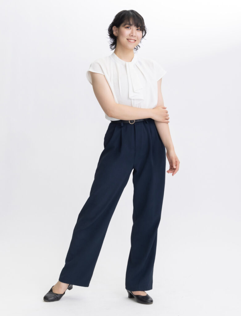 林里栄